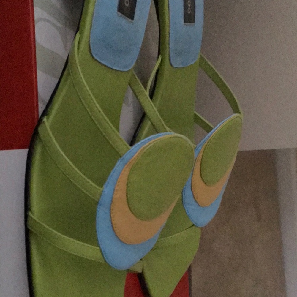 Sandal